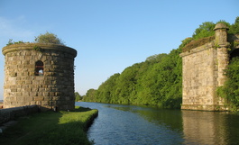 View along the Gloucester-Sharpness canal